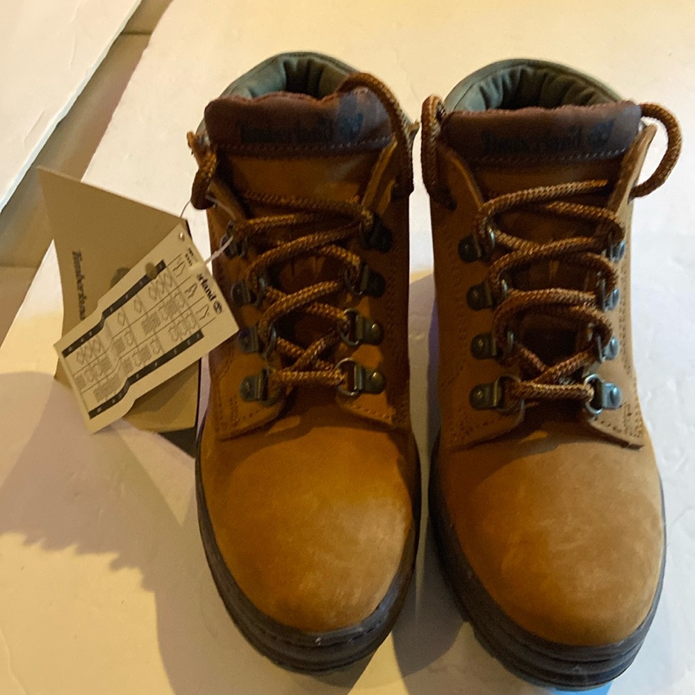 Timberland tan brown leather:  Size 6